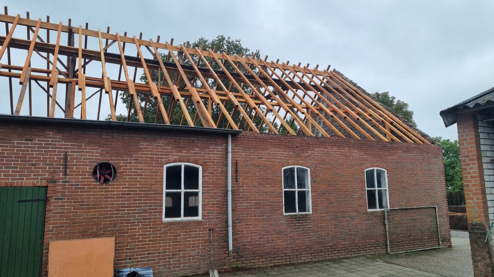 PHOTO 2022 09 26 12 29 107 dak reparatie - Dak Experts 24/7